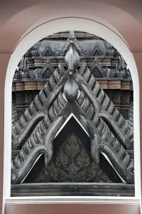 Thailand Religious Architecture Drucke: View from the window to Wat Ratchanatdaram