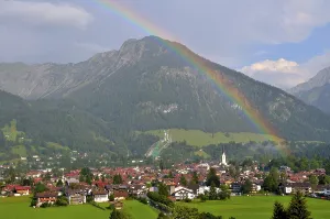German Alps Viewpoint Drucke: View across Oberstdorf with rainbow