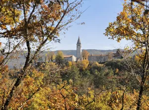 Abandoned Village Architecture Drucke: Village rises above the Doline