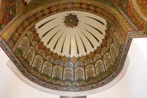 Christian Faith Representation Drucke: Decorated ceiling with bright patterns and artistic elements in bold colours