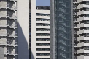Deserted Skyscraper Drucke: Skyscraper