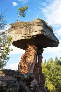 Autumnal Rock Formations Drucke: The Devil's Table in autumn