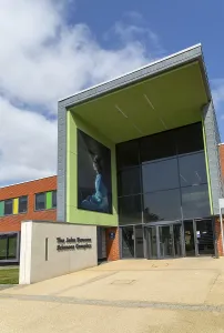 Modern British Buildings Drucke: The John Dawson Sciences Complex