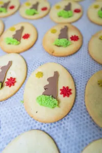 Easter Food Photography Drucke: Biscuits with Easter decorations