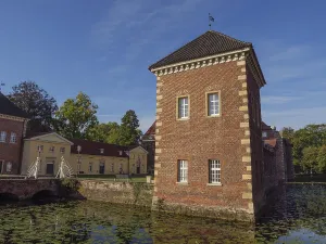German Countryside Scenery Images Drucke: Rectangular brick building with windows