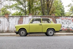 Gerahmter Druck : Trabant. Gedenkstätte Berliner Mauer Gerahmter Druck : Trabant. Gedenkstätte Berliner Mauer