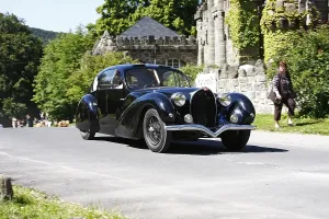Uninhabited Mountain Passes Drucke: Bugatti Type 64, built in 1939