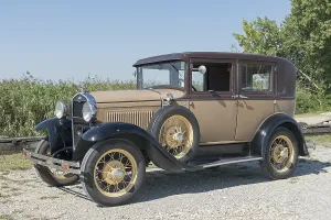 Classic Automobile Drucke: Oldtimer Ford A, built in 1930