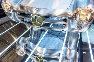 Retro Classics-Auto-Schau eröffnet in Stuttgart.