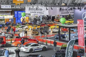 Gerahmter Druck : Retro Classics-Automobilausstellung eröffnet in Stuttgart. Gerahmter Druck : Retro Classics-Automobilausstellung eröffnet in Stuttgart.