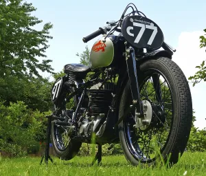 Historic Old Town Streets Drucke: Antique car, Oldtimer