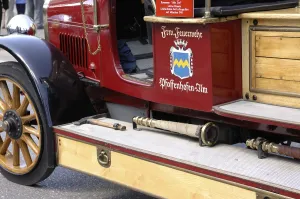 Vintage Fire Engine Drucke: Fire brigade nostalgia, old fire engine, in detail