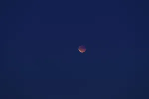 German Democratic Republic History Image Drucke: Lunar eclipse on 07.09.2025 over Dresden