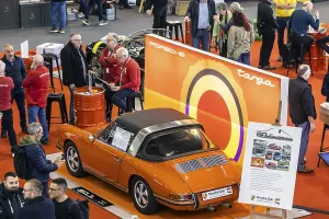 Classic Car Show Drucke: Retro Classics car show opens in Stuttgart