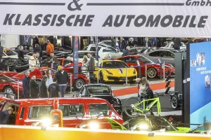 Classic Car Exhibition Drucke: Retro Classics car show opens in Stuttgart