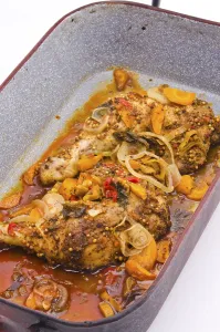 Western Asian Cuisine Dishes Drucke: Roasting pan