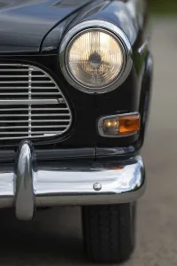 Volvo Amazon Drucke: Front round front light and front section with chrome bumper