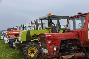 Deserted Farm Landscapes Drucke: Tractor Pulling