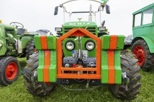 Deserted Farm Landscapes Drucke: Tractor Pulling