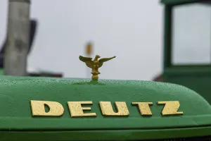 Deserted Farm Landscapes Drucke: Tractor Pulling