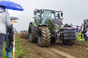 Classic Car Show Drucke: Tractor Pulling