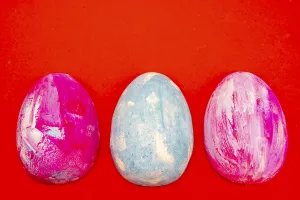 Coloured Easter Eggs Drucke: Multi-colored Easter eggs
