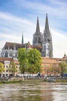 Southern Germany Evening Sky Drucke: Cathedral on the Danube in the evening light