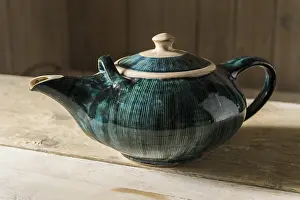 Ceramic Workshop Germany Drucke: Ceramic workshop, glazed pot with handle