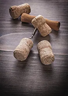 Champagne Corks Drucke: Champagne corks and corkscrews