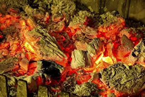 Wood Burning Embers Drucke: Charcoals of a bonfire in a fireplace