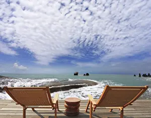 Deserted Ocean View Drucke: Charming lookout for two