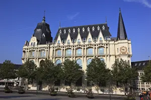 Prestigious Buildings In Europe Drucke: Chartres, former post office building