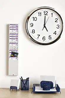 Studio Shot Of A Clock Drucke: Check clock