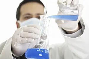 Scientific Research Equipment Drucke: Chemist in a lab