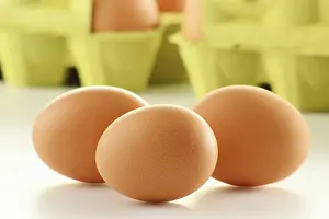 Healthy Eating Breakfast Ideas Drucke: Chicken eggs on kitchen table