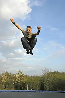 Trampoline Games Drucke: Child on trampoline