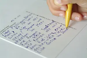 Summer Holiday Fun Drucke: Child writes a postcard