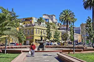 Colonial Style Buildings Drucke: Chile, Valparaiso