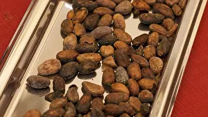 Baroque City Drucke: Chocolate beans on silver tray