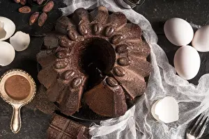Empty Bakery Products Display Drucke: Chocolate cake