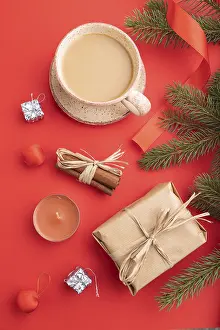 Red Paper Background Drucke: Christmas or New Year composition