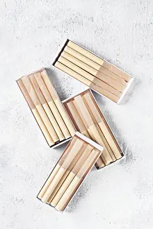 Hand Rolled Cigarettes Drucke: Cigarette casings, packed in boxes