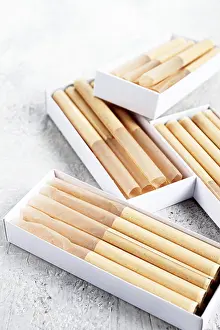 Hand Rolled Cigarettes Drucke: Cigarette casings, packed in boxes