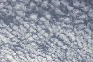 Nice Weather In Britain Drucke: Cirrocumulus white clouds in a blue sky