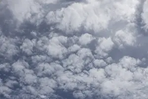 Nice Weather In Britain Drucke: Cirrocumulus white clouds in a blue sky