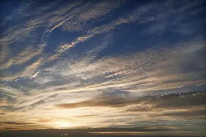 Backlit Cloud Formation Drucke: Cirrus and fleecy clouds, altocumulus