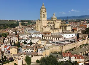 Spain Aerial Photography Drucke: A city view with an imposing cathedral in the centre