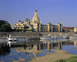 Dresden Cityscape Drucke: Cityscape with reflection in the Elbe river