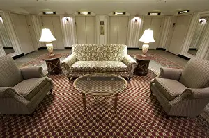 Construction Site Lobby Drucke: Classic elevator lobby interior of a hotel