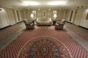 Construction Site Lobby Drucke: Classic elevator lobby interior of a hotel